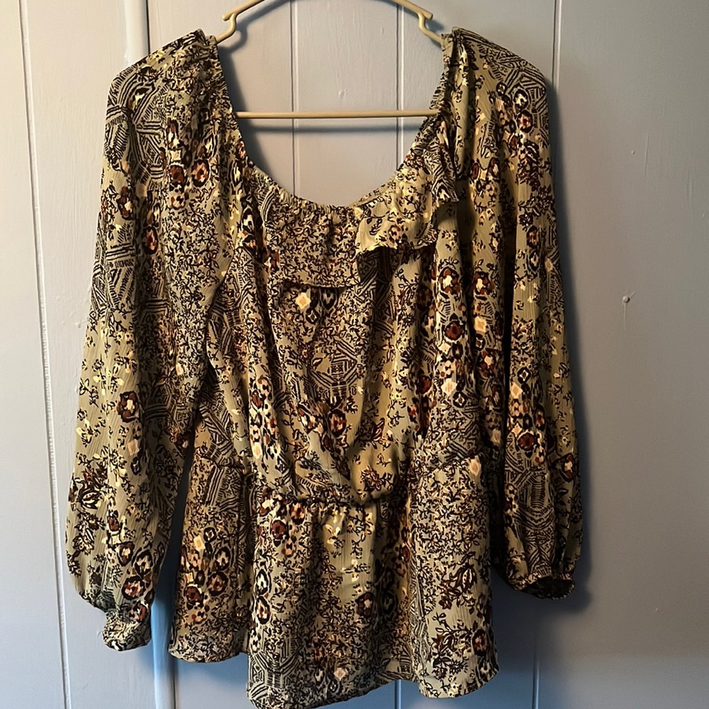 Off the shoulder long sleeve top